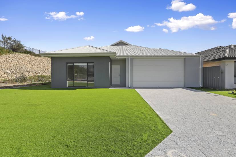 16 Melbourne Loop, HAMMOND PARK, WA 6164 AUS