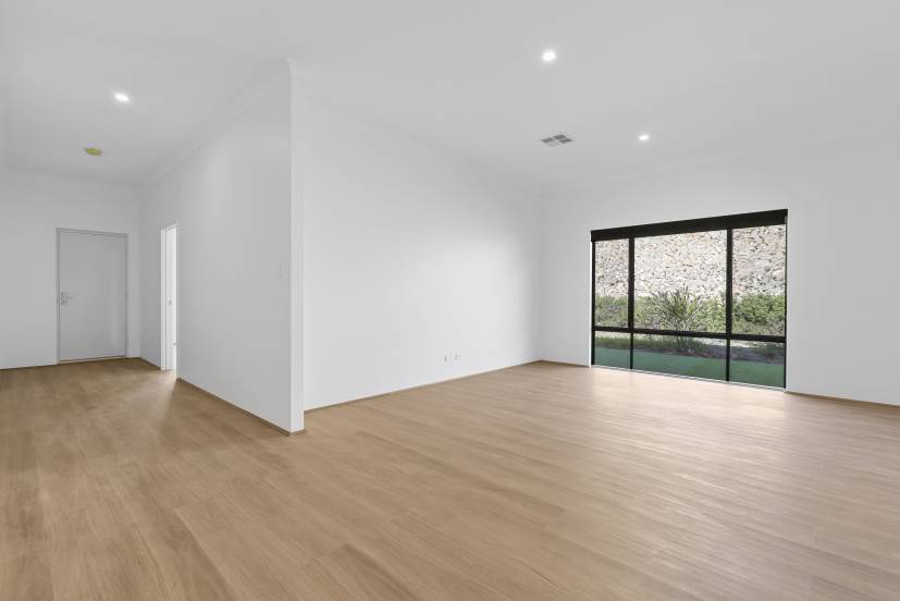 16 Melbourne Loop, HAMMOND PARK, WA 6164 AUS