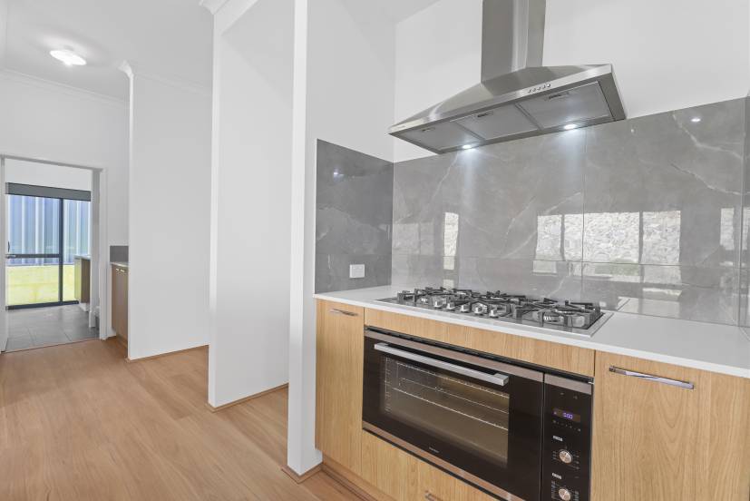 16 Melbourne Loop, HAMMOND PARK, WA 6164 AUS