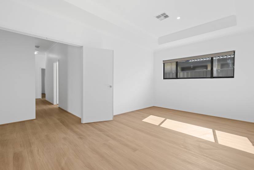 16 Melbourne Loop, HAMMOND PARK, WA 6164 AUS