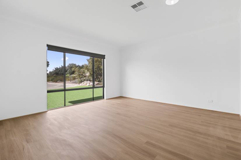16 Melbourne Loop, HAMMOND PARK, WA 6164 AUS