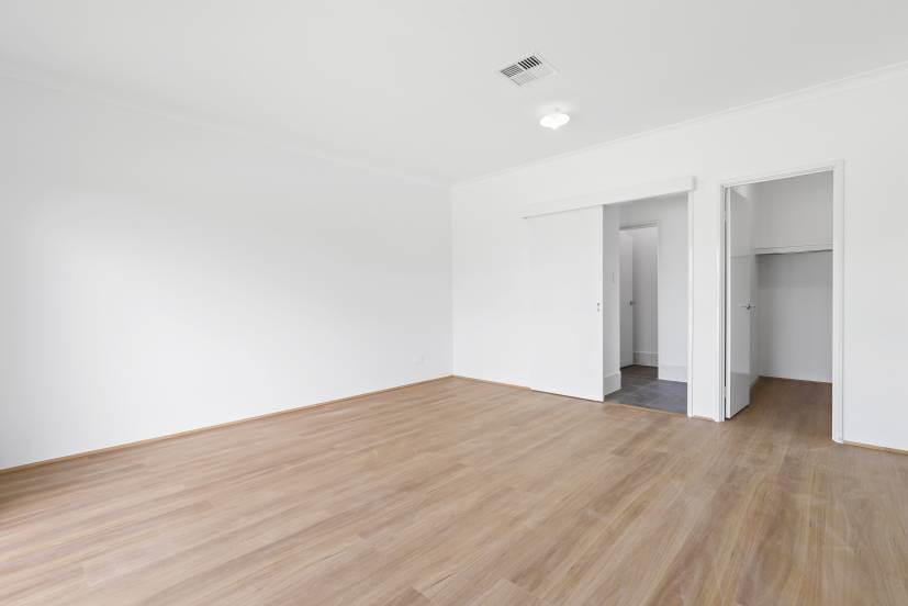 16 Melbourne Loop, HAMMOND PARK, WA 6164 AUS