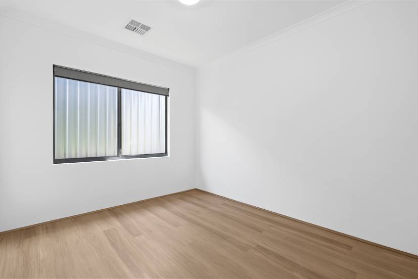 16 Melbourne Loop, HAMMOND PARK, WA 6164 AUS