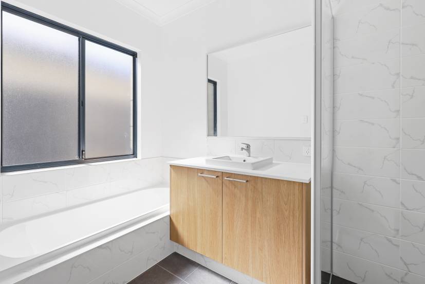 16 Melbourne Loop, HAMMOND PARK, WA 6164 AUS