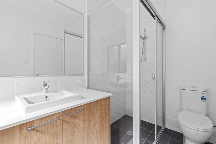 16 Melbourne Loop, HAMMOND PARK, WA 6164 AUS