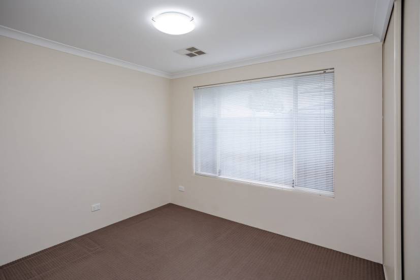 4 Flindell Way, PIARA WATERS, WA 6112 AUS