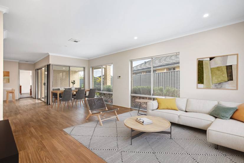4 Flindell Way, PIARA WATERS, WA 6112 AUS