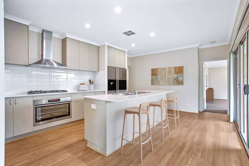 4 Flindell Way, PIARA WATERS, WA 6112 AUS
