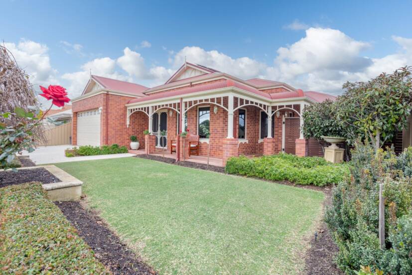 41 Cromarty Gardens, CANNING VALE, WA 6155 AUS
