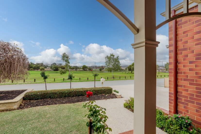 41 Cromarty Gardens, CANNING VALE, WA 6155 AUS