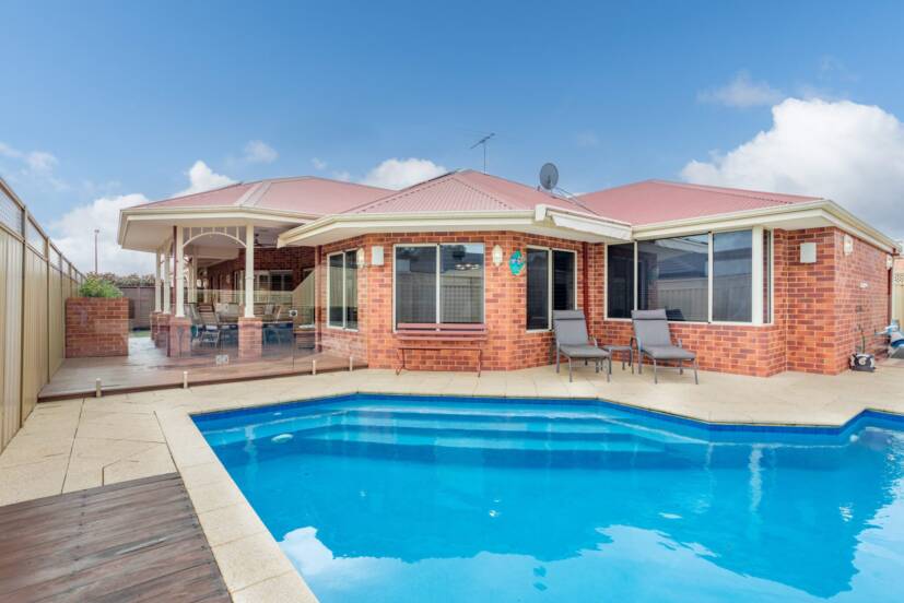 41 Cromarty Gardens, CANNING VALE, WA 6155 AUS