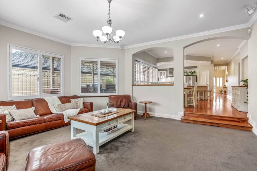 41 Cromarty Gardens, CANNING VALE, WA 6155 AUS