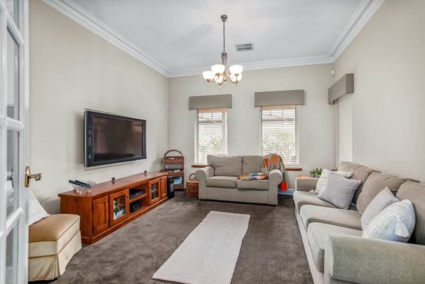 41 Cromarty Gardens, CANNING VALE, WA 6155 AUS