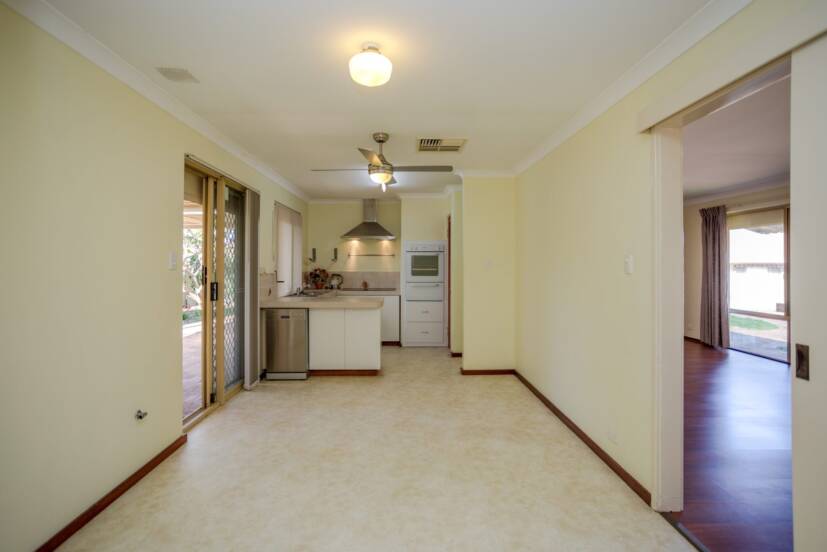 2/17 Attfield Street, MADDINGTON, WA 6109 AUS