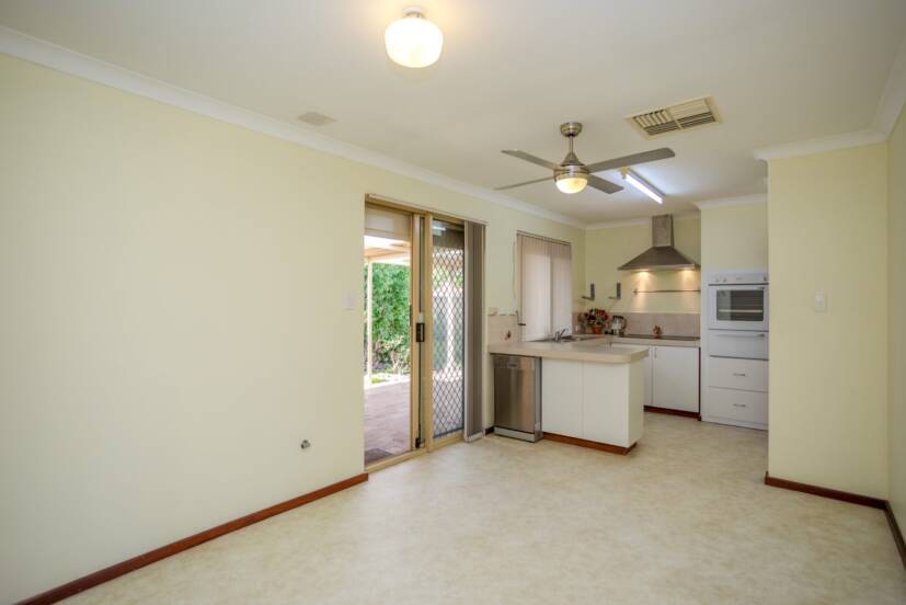 2/17 Attfield Street, MADDINGTON, WA 6109 AUS