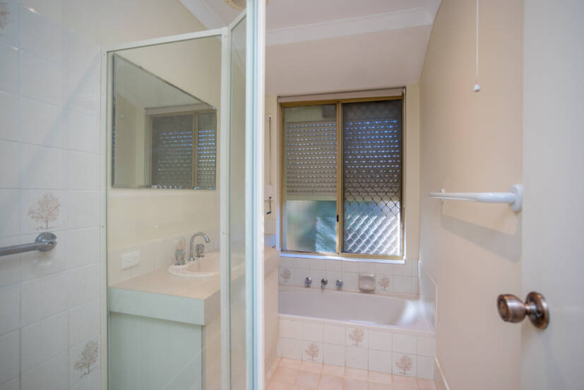 2/17 Attfield Street, MADDINGTON, WA 6109 AUS