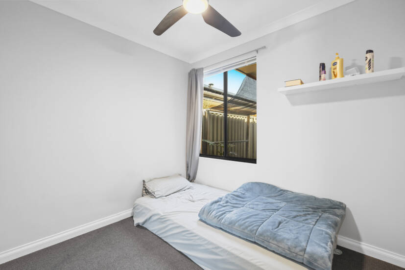 11 Sweetgum Way, PIARA WATERS, WA 6112 AUS