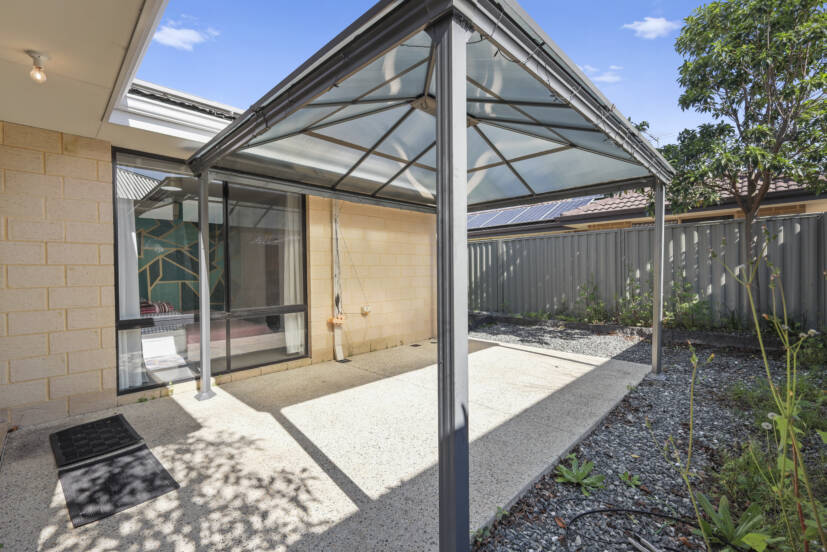 11 Sweetgum Way, PIARA WATERS, WA 6112 AUS