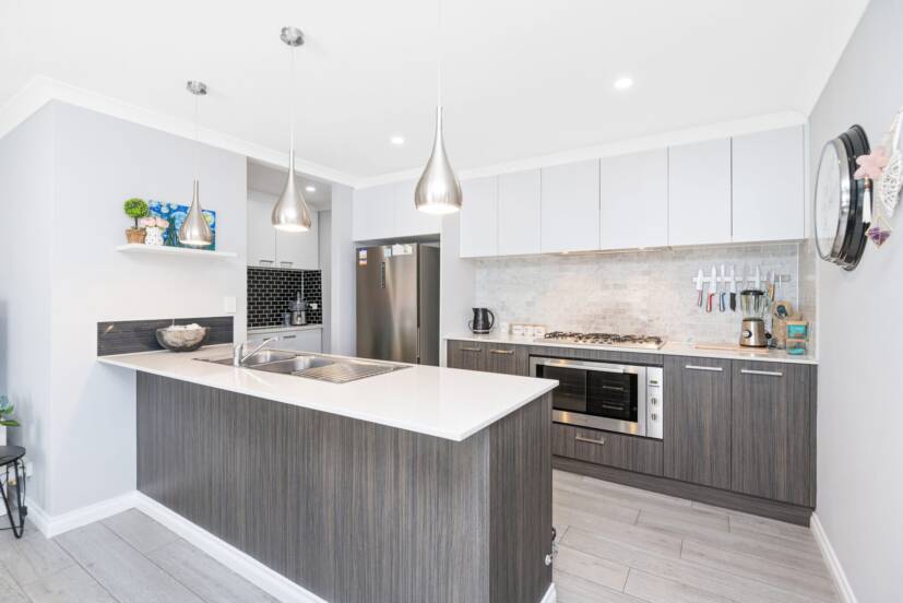 11 Sweetgum Way, PIARA WATERS, WA 6112 AUS