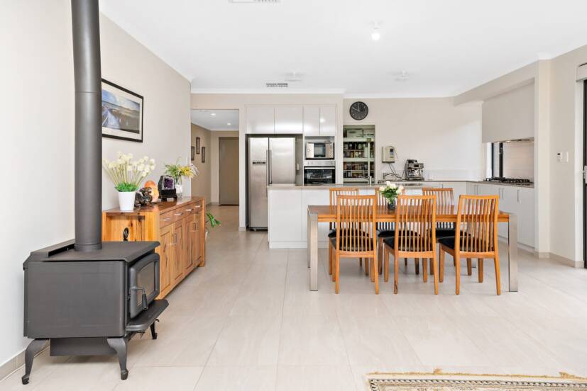 105 Bellas Circuit, PIARA WATERS, WA 6112 AUS