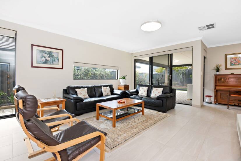105 Bellas Circuit, PIARA WATERS, WA 6112 AUS