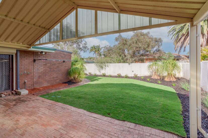 25 Storey Road, THORNLIE, WA 6108 AUS