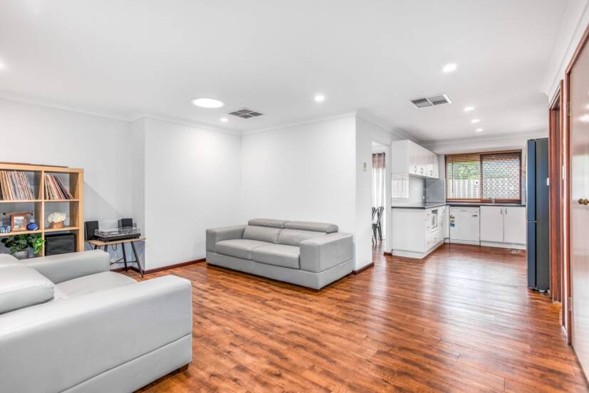 25 Storey Road, THORNLIE, WA 6108 AUS