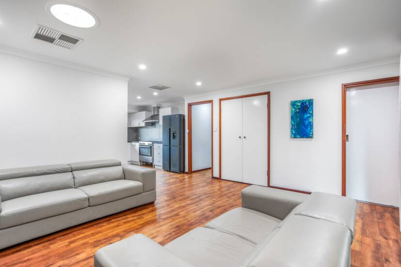 25 Storey Road, THORNLIE, WA 6108 AUS