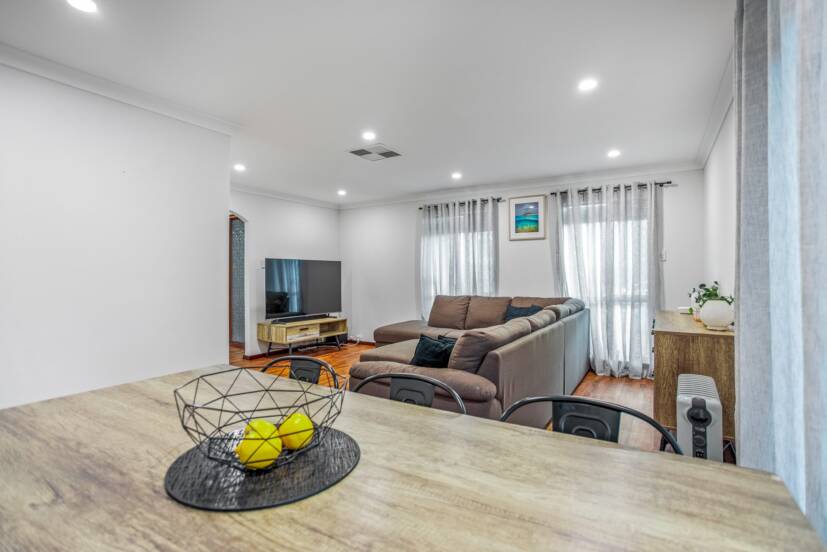 25 Storey Road, THORNLIE, WA 6108 AUS