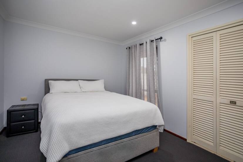 25 Storey Road, THORNLIE, WA 6108 AUS