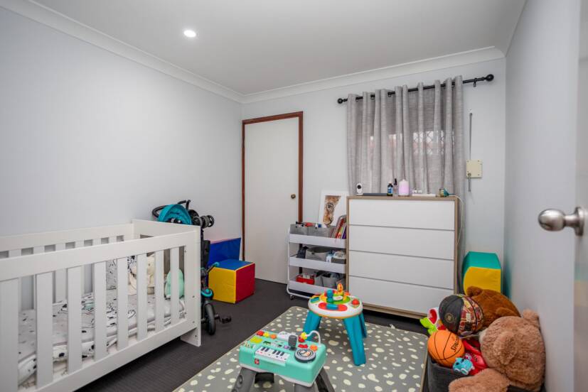 25 Storey Road, THORNLIE, WA 6108 AUS
