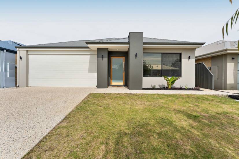 18 Woodloes Street, PIARA WATERS, WA 6112 AUS