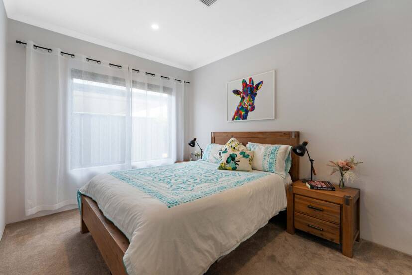 18 Woodloes Street, PIARA WATERS, WA 6112 AUS