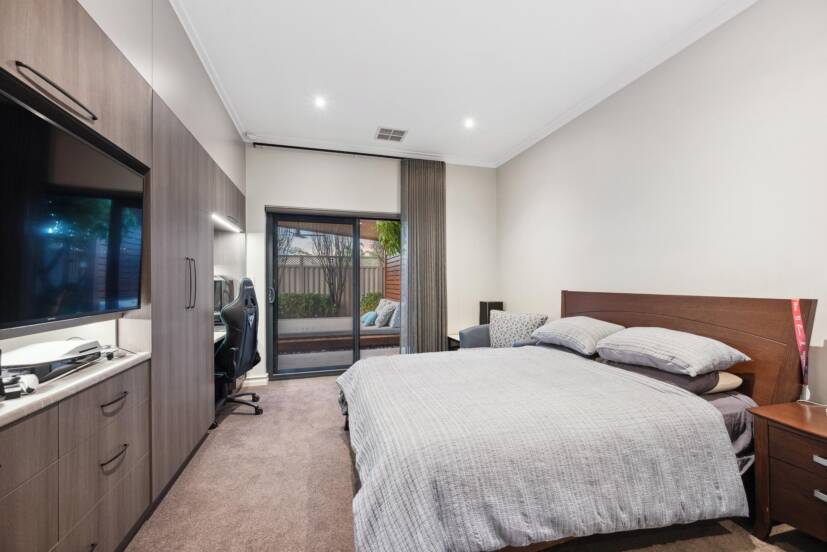 55 Gladstone Road, RIVERVALE, WA 6103 AUS