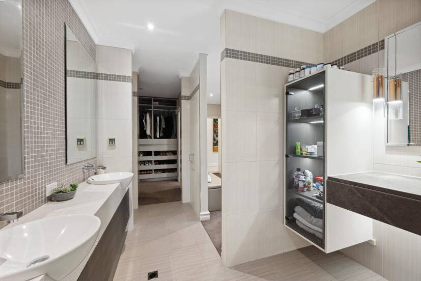 55 Gladstone Road, RIVERVALE, WA 6103 AUS