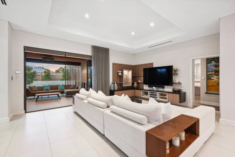 55 Gladstone Road, RIVERVALE, WA 6103 AUS