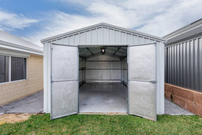 21 Claystone Loop, PIARA WATERS, WA 6112 AUS
