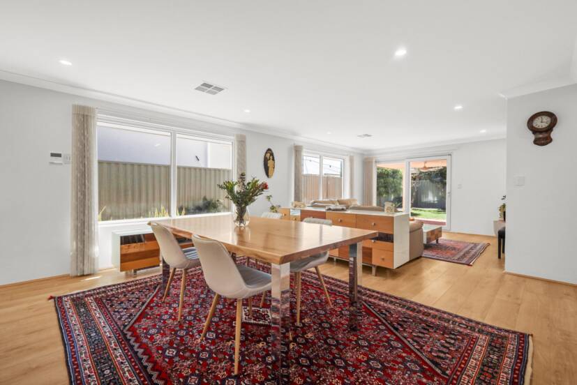 17 Wycliffe Turn, PIARA WATERS, WA 6112 AUS