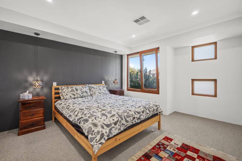 17 Wycliffe Turn, PIARA WATERS, WA 6112 AUS
