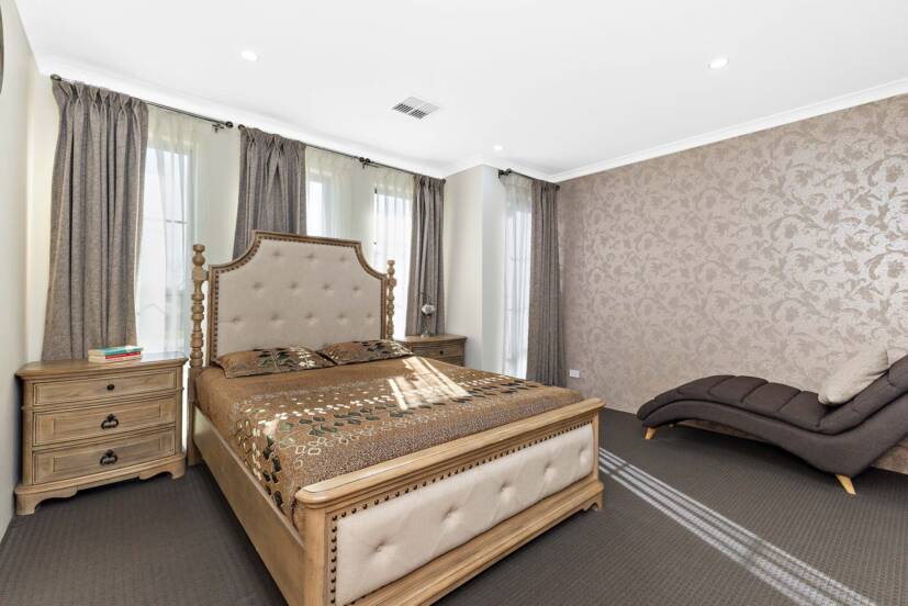 1 Torino Crescent, PIARA WATERS, WA 6112 AUS