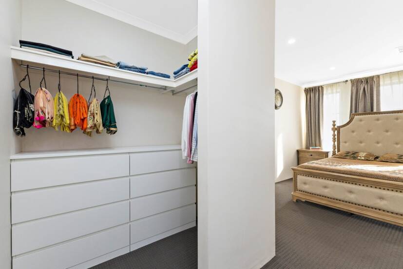 1 Torino Crescent, PIARA WATERS, WA 6112 AUS