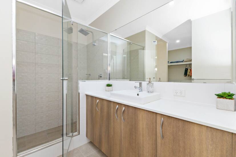 1 Torino Crescent, PIARA WATERS, WA 6112 AUS