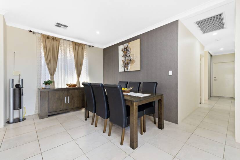 1 Torino Crescent, PIARA WATERS, WA 6112 AUS
