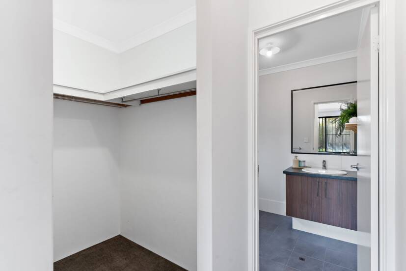 49 Piara Drive, PIARA WATERS, WA 6112 AUS