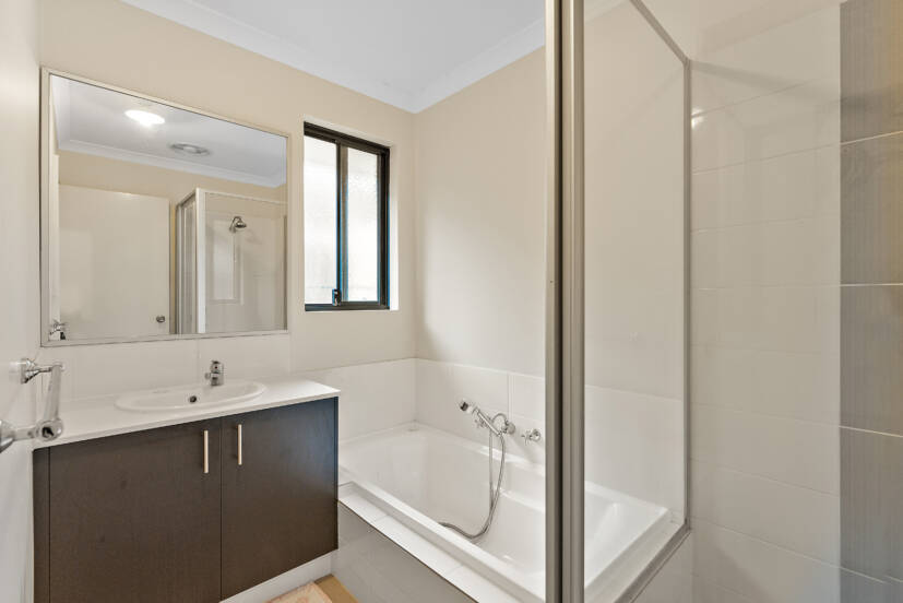 23 Bellas Circuit, PIARA WATERS, WA 6112 AUS