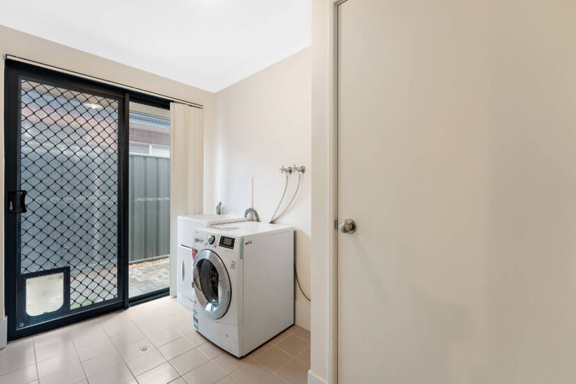 23 Bellas Circuit, PIARA WATERS, WA 6112 AUS