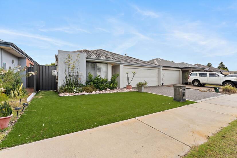 23 Bellas Circuit, PIARA WATERS, WA 6112 AUS
