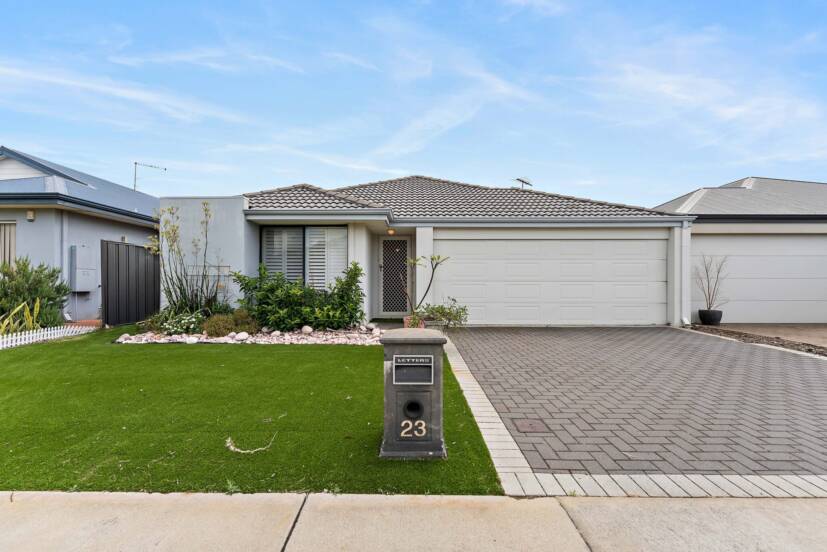 23 Bellas Circuit, PIARA WATERS, WA 6112 AUS