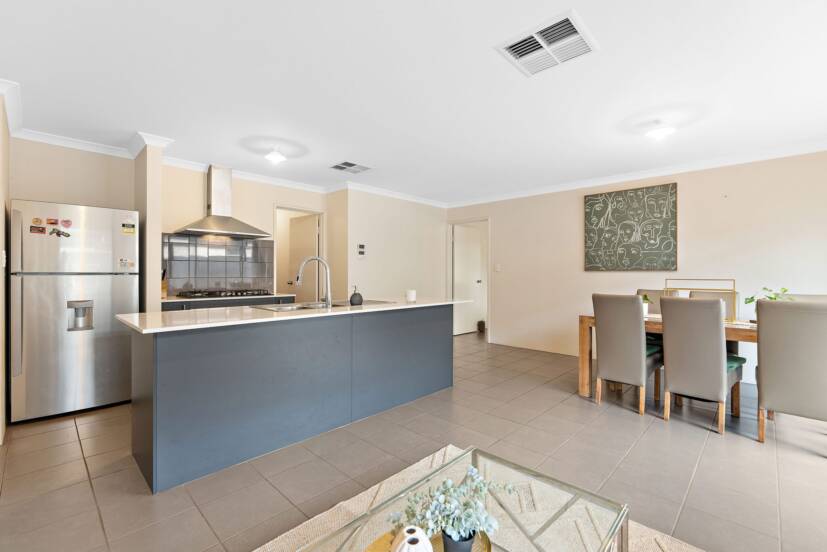 23 Bellas Circuit, PIARA WATERS, WA 6112 AUS