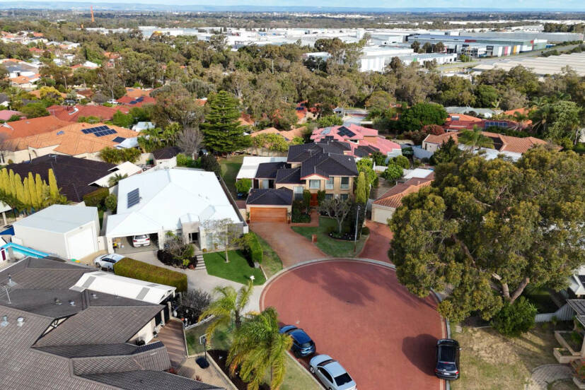 11 Millwood Close, BIBRA LAKE, WA 6163 AUS